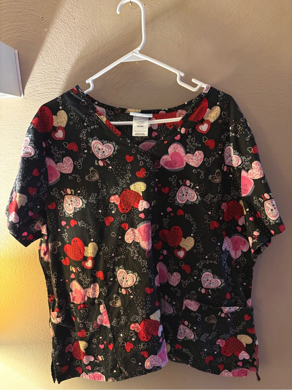Black Short-Sleeve Heart-Print Top for Women